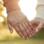 A placebo-hatás mögött álló idegtudomány: miért működik, és hogyan használható etikus módon az orvoslásban?